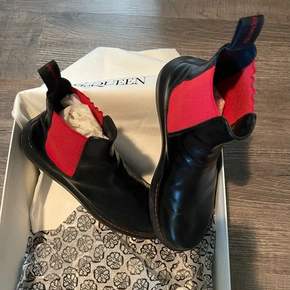 Alexander McQueen Chelsea boot - Picture 2 of 8